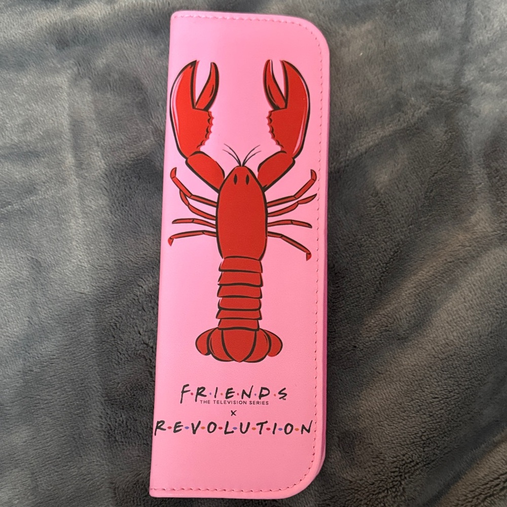 Revolution x FRIENDS Pink Brush set with case Lobster Design  Brand new